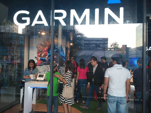 Garmin hot sale concept store