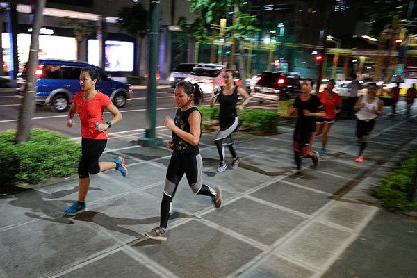 The Bull Runner Nike Tight Night: Nike launches its New Tights for Women -  The Bull Runner